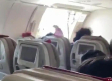 Un pasajero abre la puerta de un avión en pleno vuelo y esto sucedió