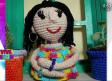 Crean muñecas tejidas para la inclusión social