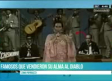Famosos que le 