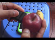 ¿Podrías cargar tu celular con una fruta?