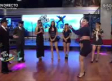 La sensual pasarela de las aeromozas de 'Es Show'