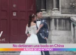 Novios siguen con boda a pesar de incendio