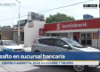 Hombre asalta banco en Cadereyta tras amagar a empleados y clientes; huye en taxi
