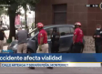 Conductora resulta lesionada tras ser impactada por camioneta en Centro de Monterrey