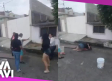 Mujeres se pelean por un lugar en el tianguis