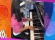 Aitana Derbez sorprende con su talento para el piano