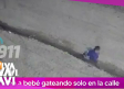 Bebé es encontrado gateando solo en la calle