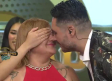 Tremendo beso entre 'Pollo' y esta chica