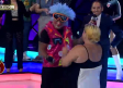 Payaso viral le baila a señora en el programa