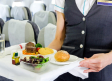 ¿Por qué sabe rara la comida del avión?