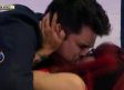'Robertita 2' besa a Lalo Elizondo
