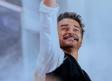 Ricardo Arjona sorprende a fan durante su show