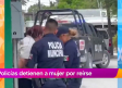 Policías detienen a mujer por reírse