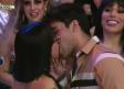'El Maestro' besa a la nueva chica del programa