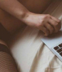 VIDEO: Estudiante olvida apagar el micrófono mientras tenía sexo en plena clase virtual