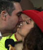 Tremendo beso entre 'Pollo' y 'La China'