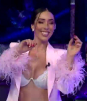 Danik Michell sorprende en entallado traje rosa