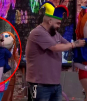 'La Mole' hace de las suyas con esta botarga