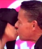 Participante besa a Alfredo Adame ¿por error?