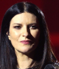 Laura Pausini detiene concierto por público que no conoce sus canciones