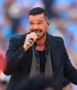 Ricky Martín: Lanza gas lacrimógeno durante su concierto