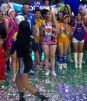 Fuerte golpe a Barbie con el balón