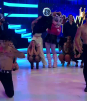 Sensuales pasos de baile de Rubén y 'El Polisexy'