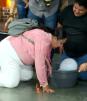 Mamá salva a parrillero de castigo en el Rey del Asador