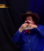 El payaso bola anda bien hambreado