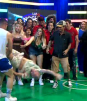 'El Polisexy' agarra como 'trapo' a Temo Méndez