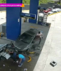 Vehículo provoca incendio en gasolinera