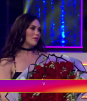 Le llega ramos de rosas y viaje a Vivian de admirador secreto