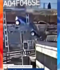 Conductor sale ileso tras caer a las vías del tren con su auto