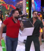 Luchadores se dan con todo en pleno programa