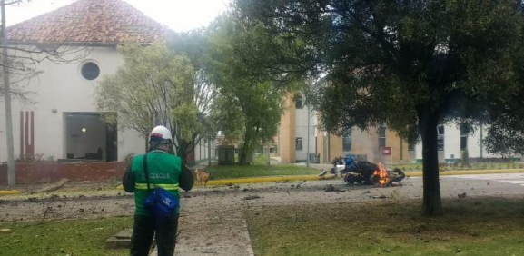 Explosión de coche bomba deja al menos cinco muertos en Colombia