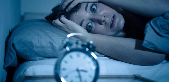 ¿Sueles tener insomnio?, ¿te levantas en las madrugadas?, Podría tratarse de un confinamiento