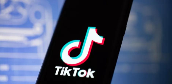 TikTok se cae, se convierte en blanco de burlas