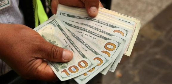 Dólar alcanza los 22.16 pesos a la venta
