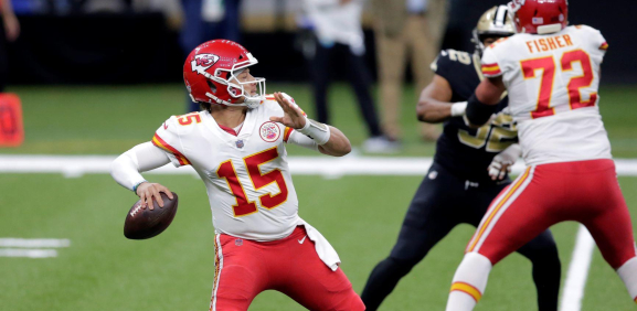 Patrick Mahomes y Chiefs vence a los Saints en un duelo entre equipos élite