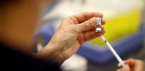 Francia comienza a administrar vacunas Covid-19 a niños de 12 años