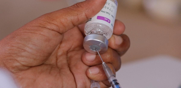 Vacuna covid sólo ha sido puesta a 6 mil trabajadores de salud en NL 