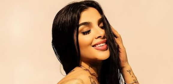 Karely Ruiz se compra auto de lujo valuada en 3 millones de pesos <br>
