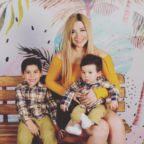 Jazmín Villarreal es idéntica a su segundo hijo, y esta foto lo comprueba 