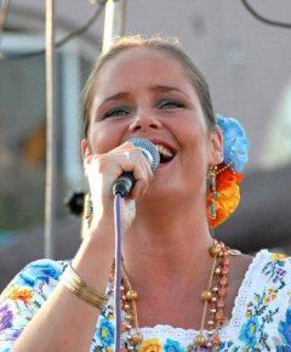 Cantante Carolina de Holanda rinde tributo europeo a José Alfredo Jiménez