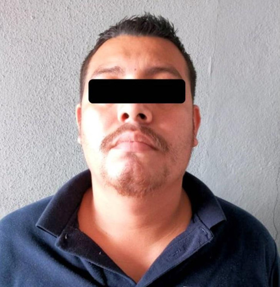 Detienen a un hombre mientras asaltaba a taxista en Valle de Huinalá 